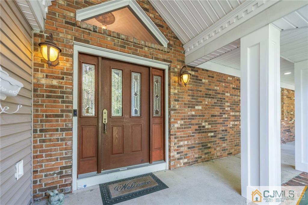 7 Falcon Road East Brunswick, NJ 08816 - Photo 4 of 34 Gallery Image 4