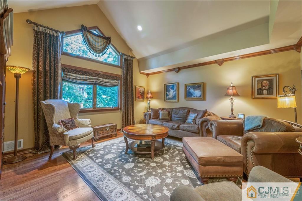 7 Falcon Road East Brunswick, NJ 08816 - Photo 6 of 34 Gallery Image 6
