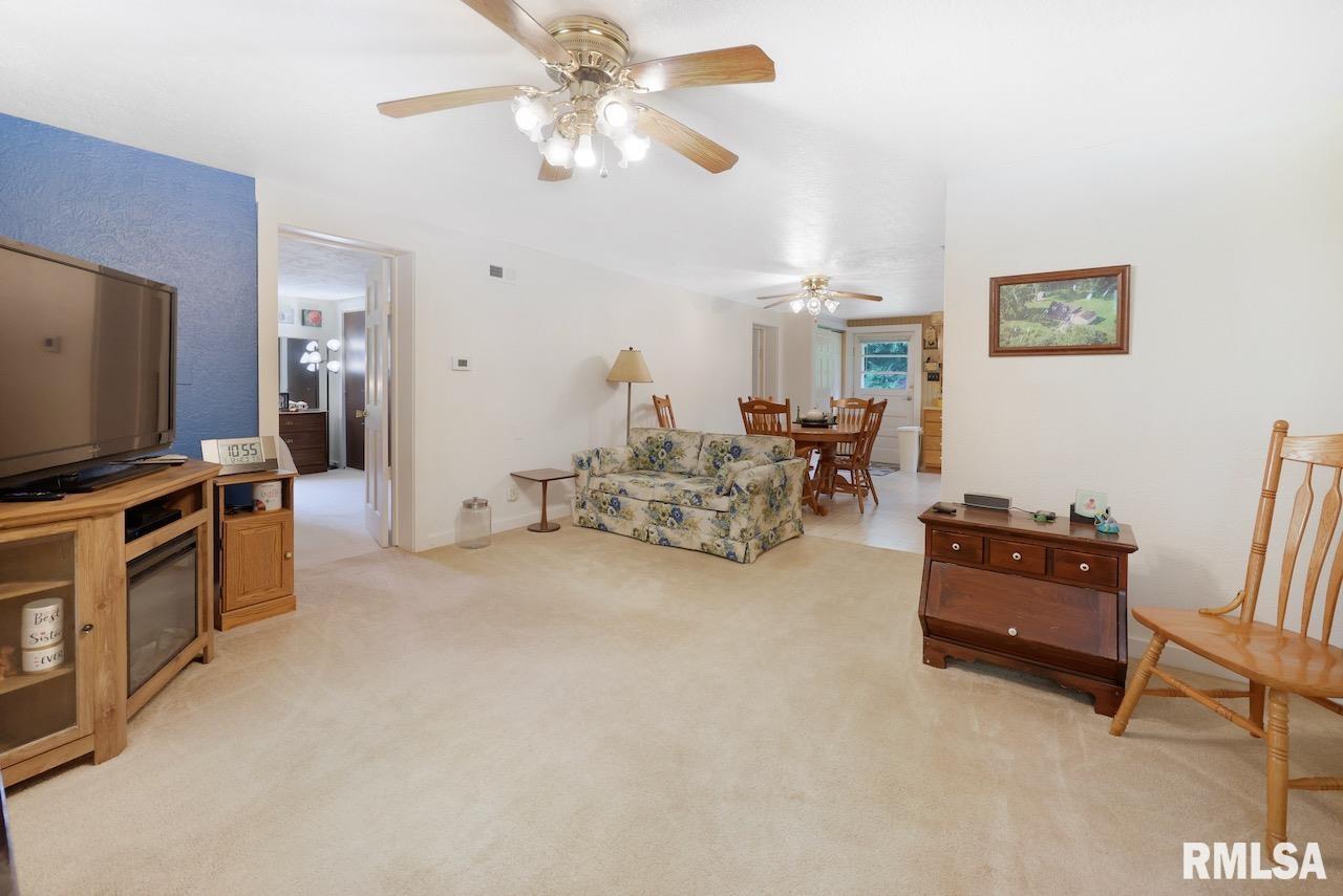 9721 South Reed City Road Mapleton, IL 61547 - Photo 8 of 34