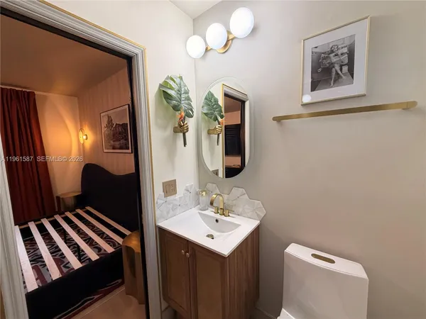 $7,200 | 920 Southwest 50th Avenue, Plantation, FL 33317