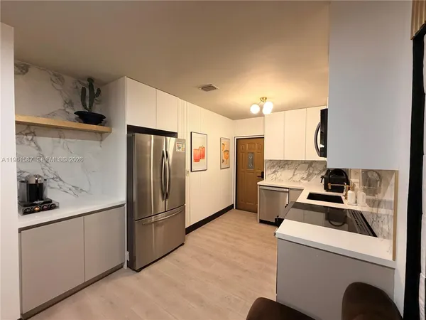 $7,200 | 920 Southwest 50th Avenue, Plantation, FL 33317