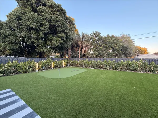 $7,200 | 920 Southwest 50th Avenue, Plantation, FL 33317