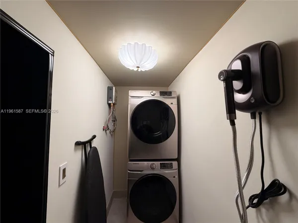 $7,200 | 920 Southwest 50th Avenue, Plantation, FL 33317