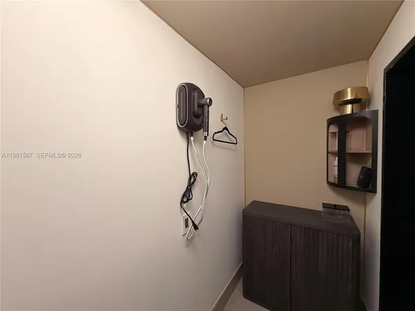 $7,200 | 920 Southwest 50th Avenue, Plantation, FL 33317