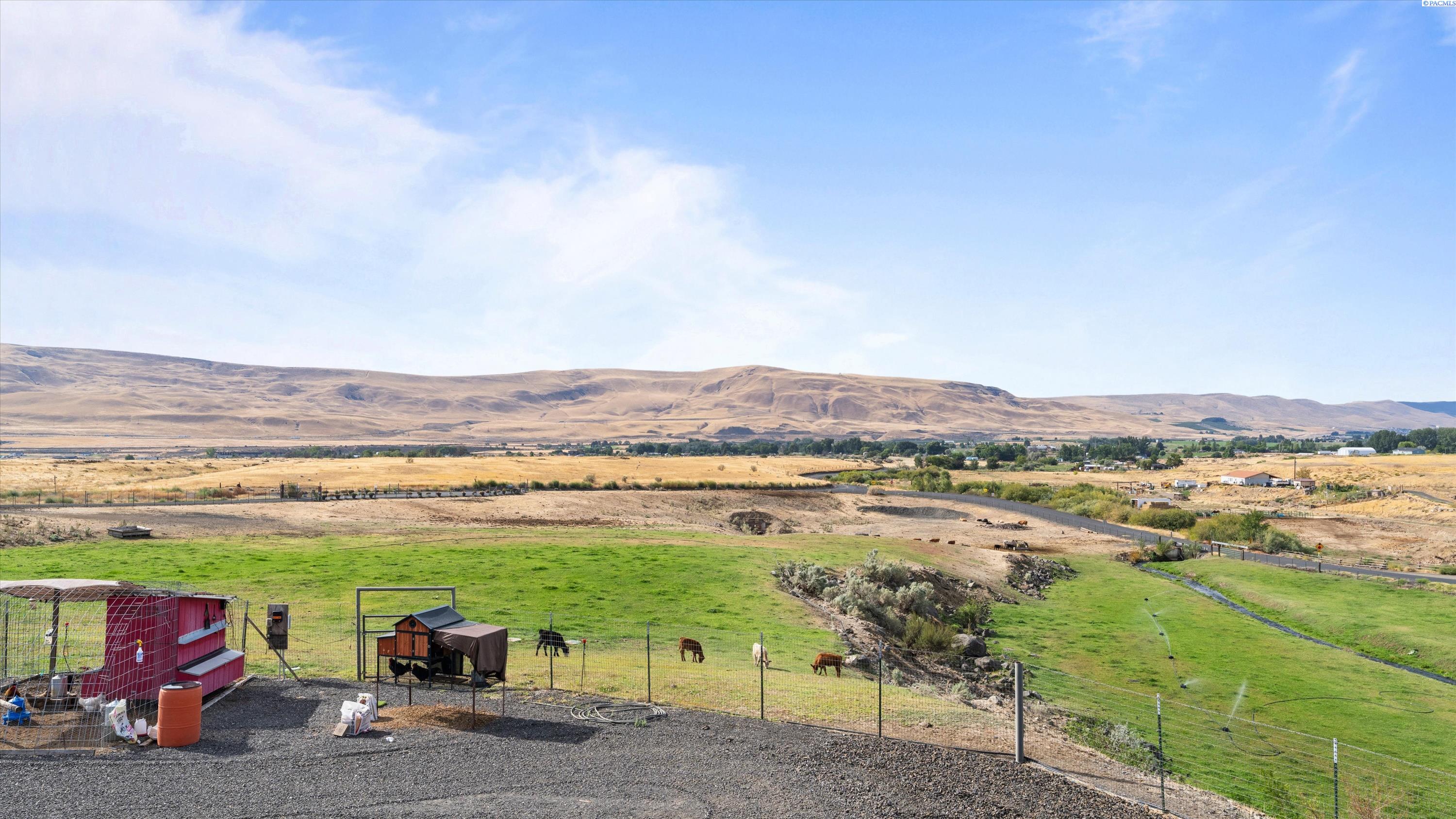 27446 North Case Road Prosser, WA 99350 - Photo 3 of 50 Gallery Image 3