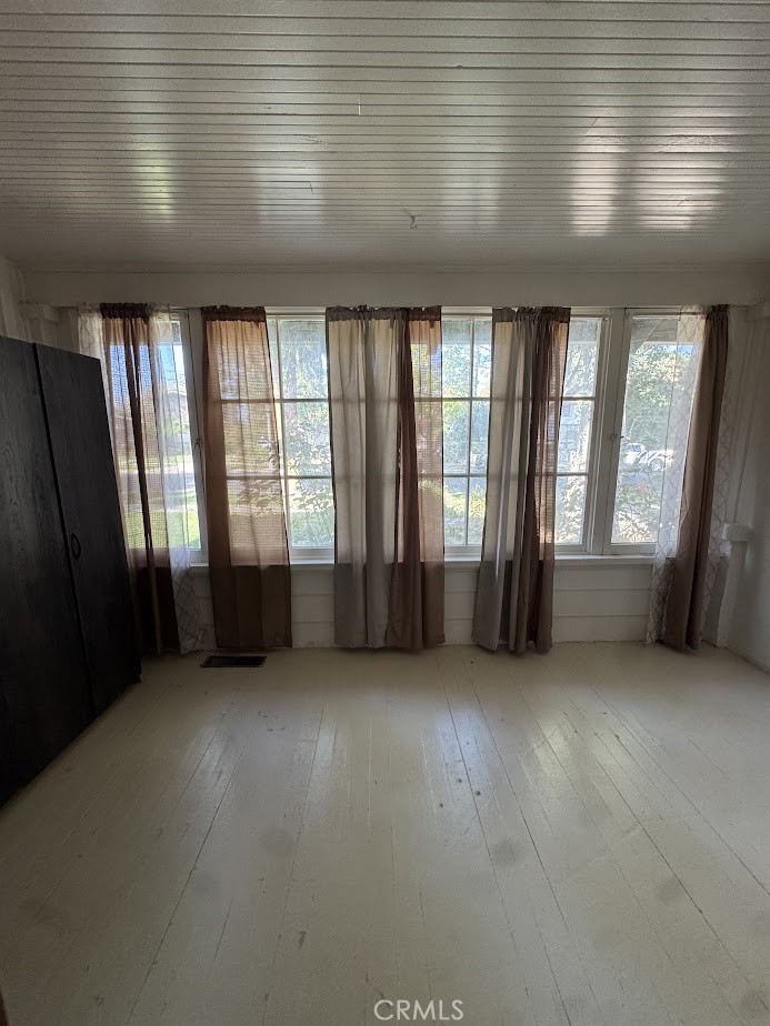 4478 4th Street Riverside, CA 92501 - Photo 7 of 51 an empty room with windows