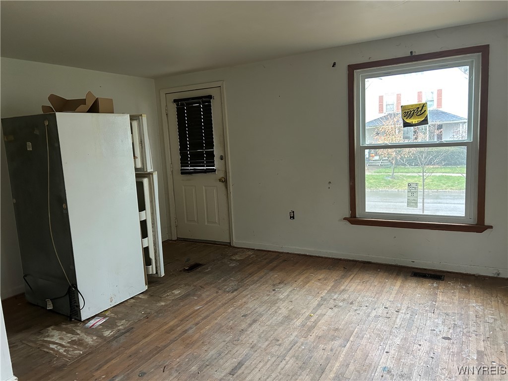 11 Genesee Street East Perry, NY 14530 - Photo 6 of 18