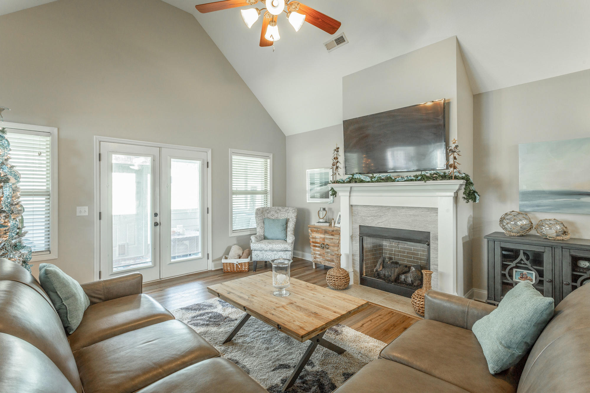 231 Live Oak Road Ringgold, GA 30736 - Photo 9 of 50 Living Room