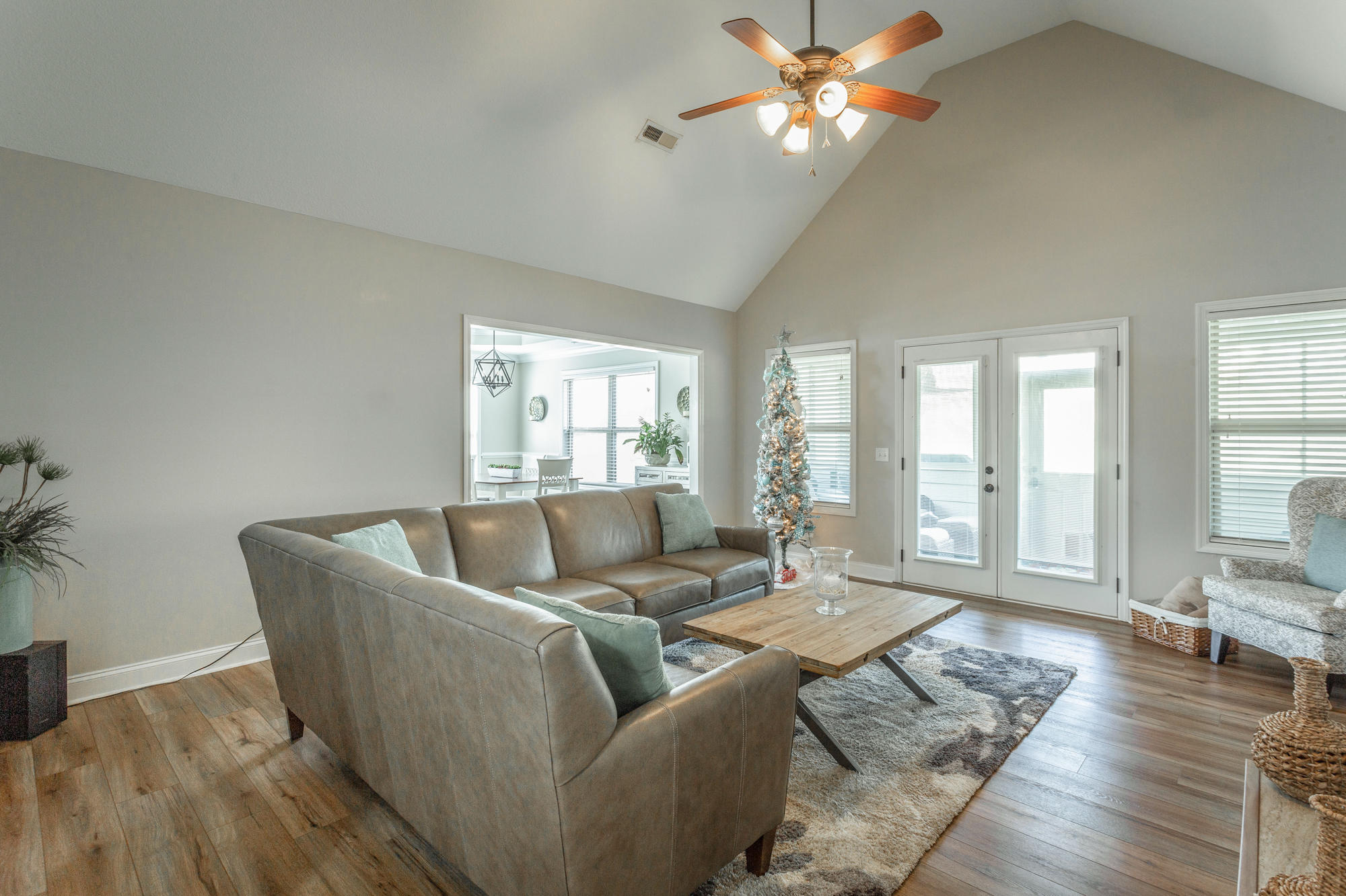 231 Live Oak Road Ringgold, GA 30736 - Photo 10 of 50 Living Room