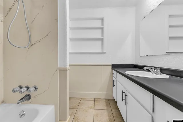 $337,500 | 290 Cedar Street, Green River, WY 82935