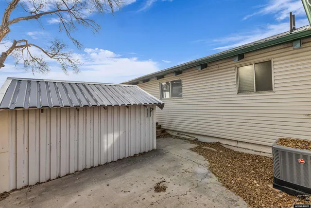 $337,500 | 290 Cedar Street, Green River, WY 82935