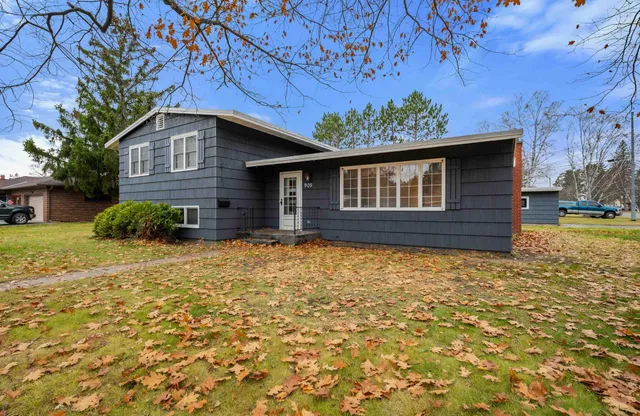 $279,000 | 905 Southwest 4th Avenue, Grand Rapids, MN 55744