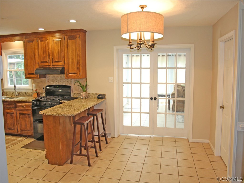 7445 Colts Neck Road Mechanicsville, VA 23111 - Photo 13 of 21 Kitchen and dining area