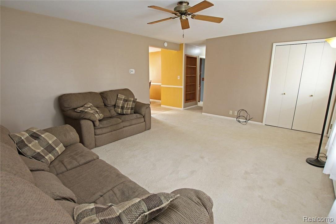 12254 Hill Road Goodrich, MI 48438 - Photo 4 of 52 4) Living Room.jpg