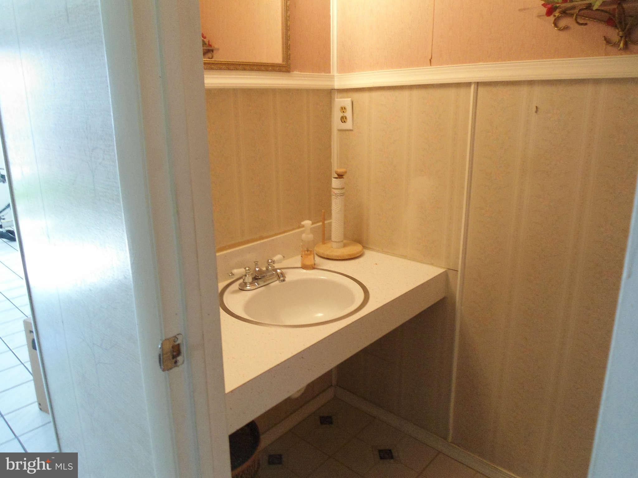 2233 Ridge Place Southeast Washington, DC 20020 - Photo 6 of 10 Bath