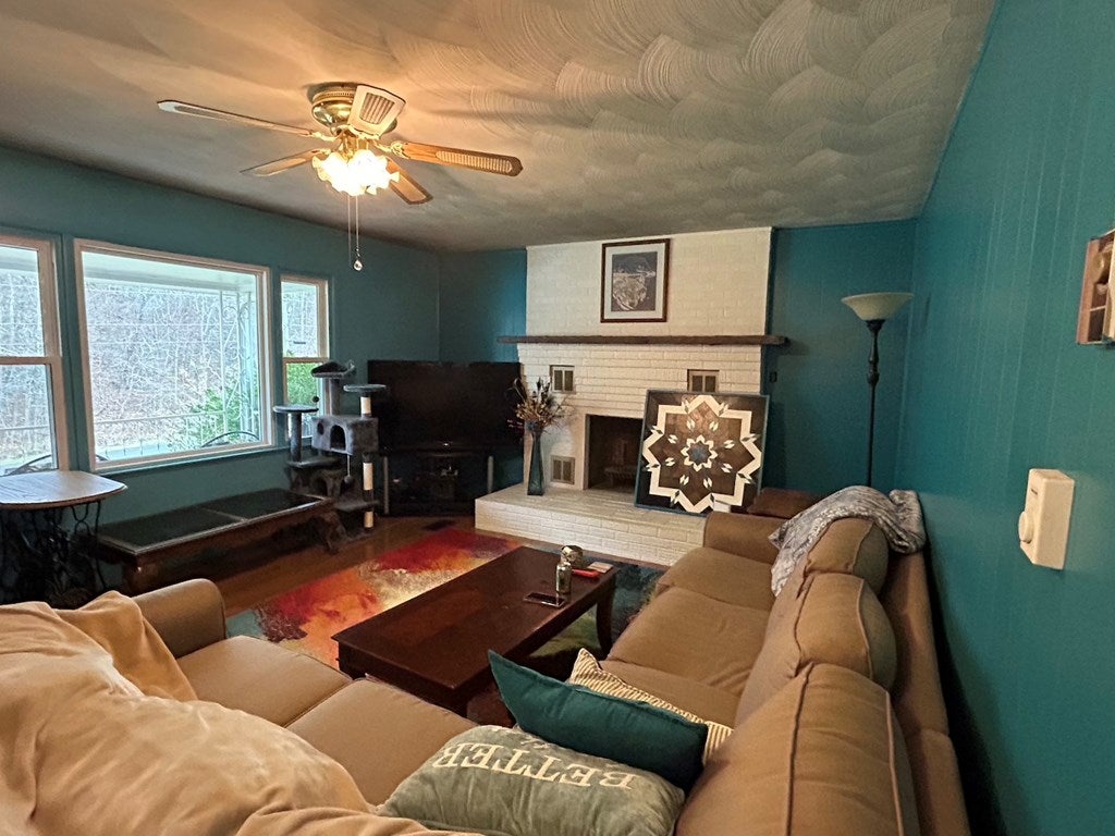 160 Hawthorne Hollow Road Rural Retreat, VA 24368 - Photo 14 of 40 Gallery Image 14