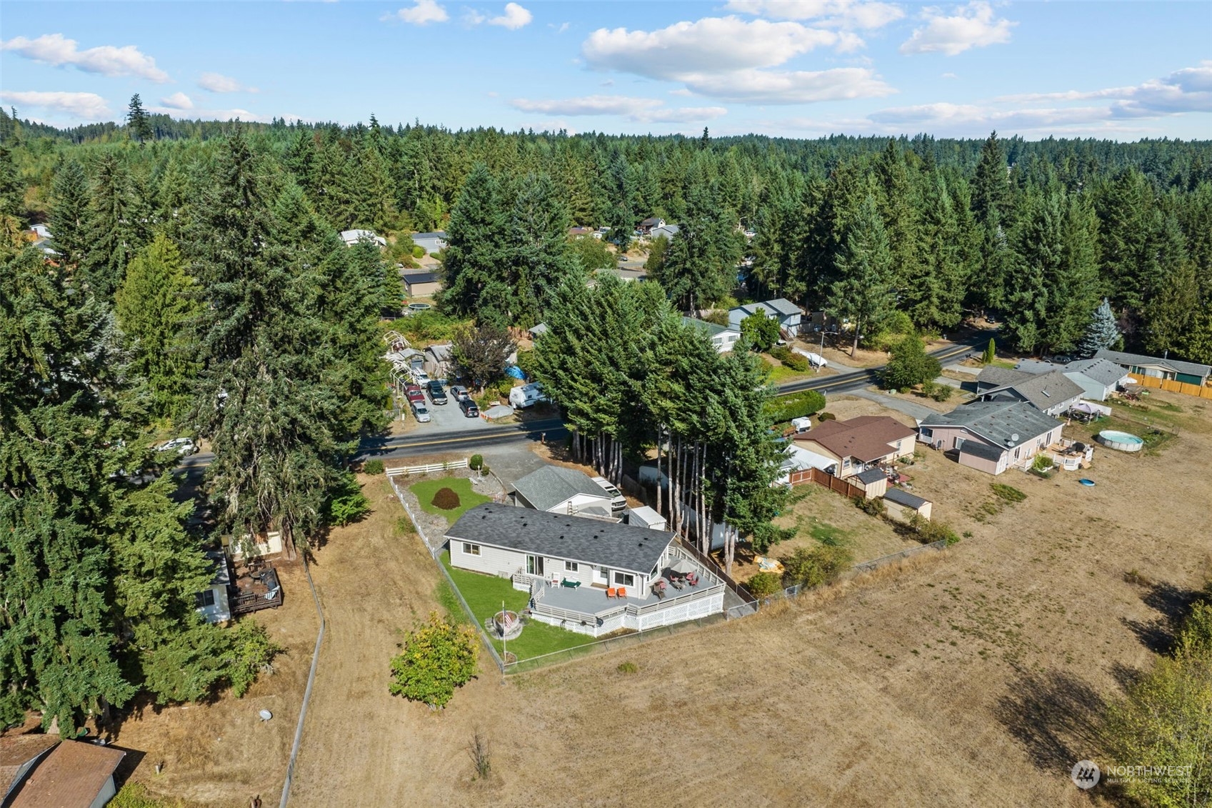 13909 Prairie Ridge Drive East Bonney Lake, WA 98391 - Photo 33 of 36 a view of a yard with plants