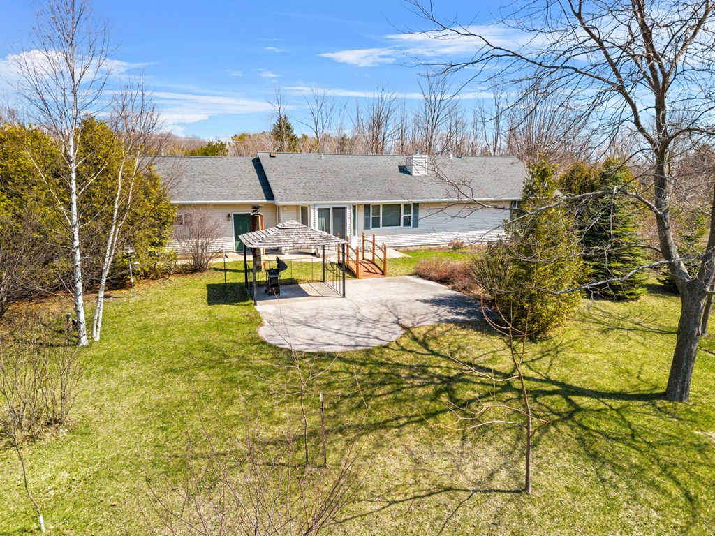 4909 Ripp Road Sturgeon Bay, WI 54235 - Photo 5 of 51 Gallery Image 5