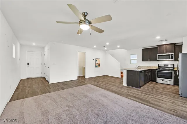 $370,000 | 2212 Langmore Street, Las Vegas, NV 89115