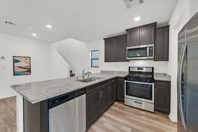 $370,000 | 2212 Langmore Street, Las Vegas, NV 89115