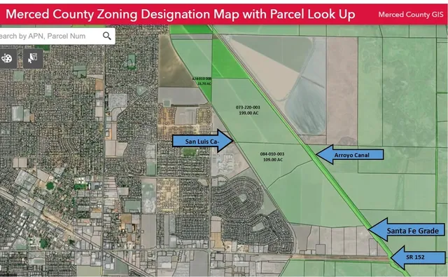 a view of a tennis court