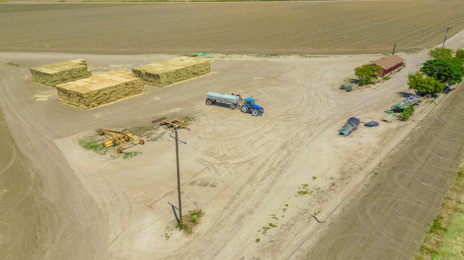 0 Santa Fe Grade Los Banos, CA 93635 - Photo 31 of 50 a view of walk in closet