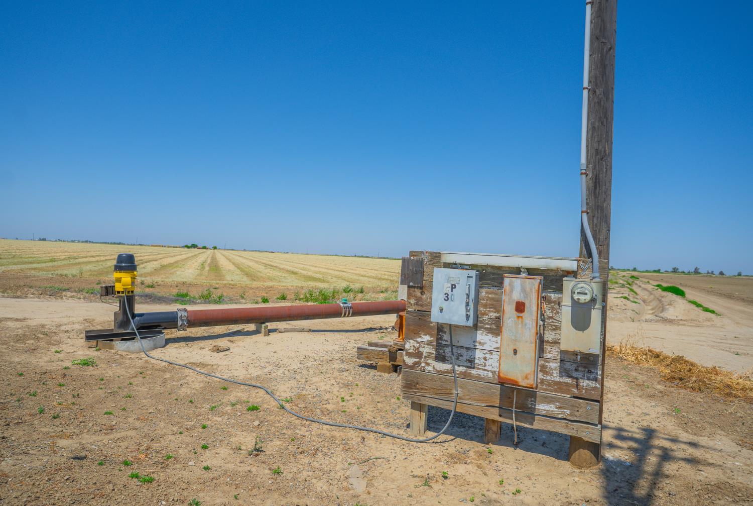 0 Santa Fe Grade Los Banos, CA 93635 - Photo 48 of 50 a view of a terrace with wooden floor and sink