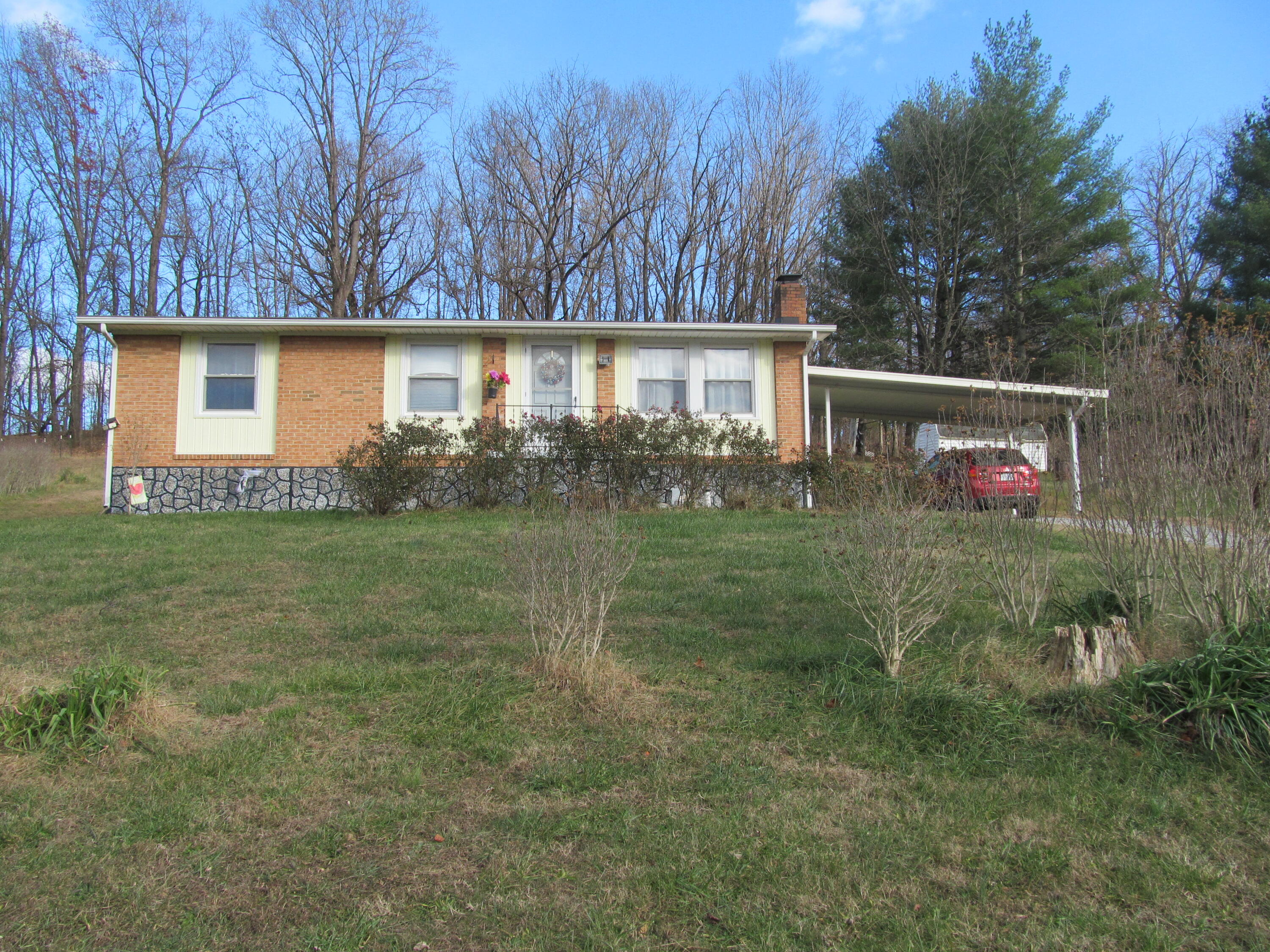4768 Catawba Road Troutville, VA 24175 - Photo 2 of 17 IMG_0045