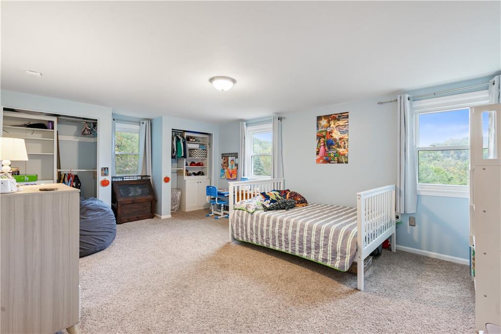 127 Berwyn Road Pittsburgh, PA 15237 - Photo 23 of 29 a living room with furniture and window
