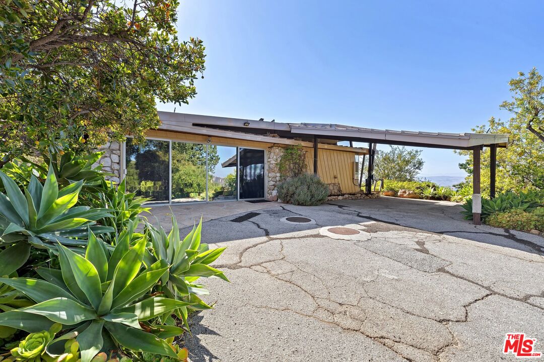 965 Stunt Road Calabasas, CA 91302 - Photo 42 of 67
