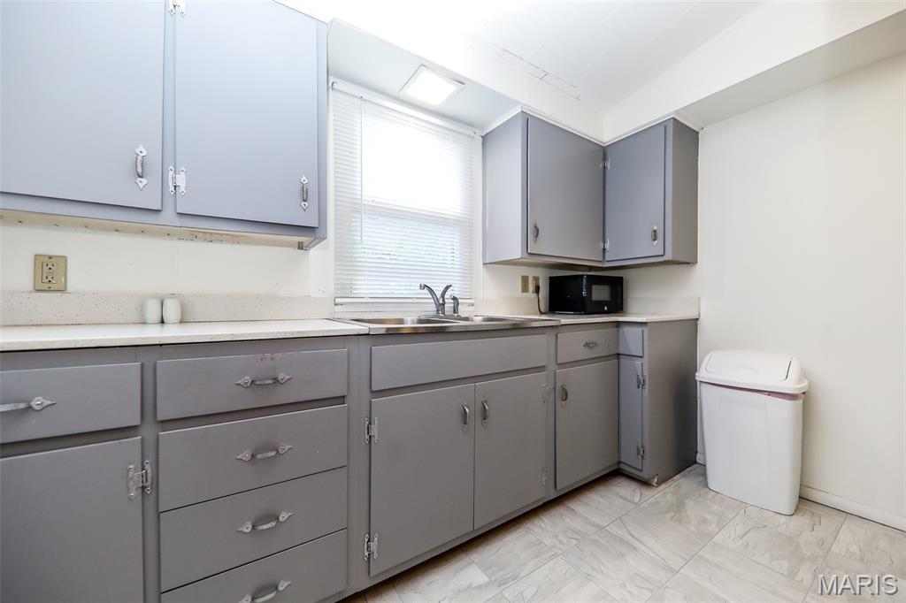 1426 South Rodgers Avenue Alton, IL 62002 - Photo 9 of 23