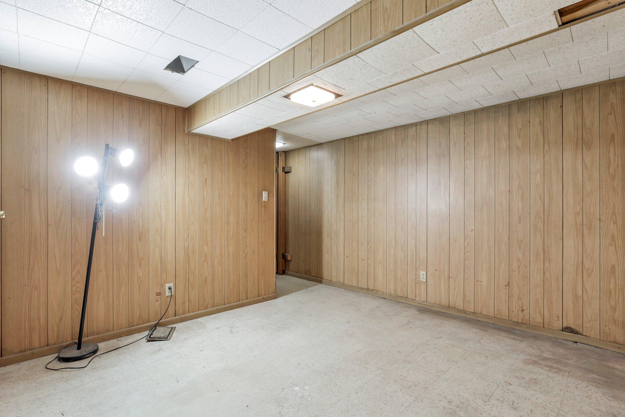 2686 Brownfield Road Columbus, OH 43232 - Photo 30 of 37 LL Finished Basement