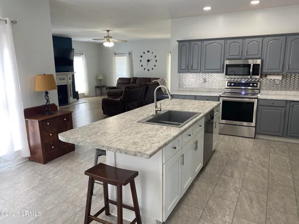 $450,000 | 8313 Augusta Highway, Fairfax, SC 29827