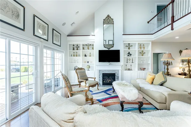 $2,295,000 | 44 Wimbledon Circle, Portsmouth, RI 02871