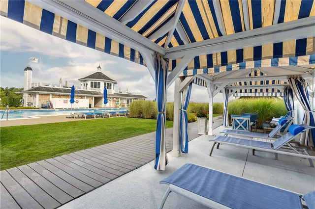 $2,295,000 | 44 Wimbledon Circle, Portsmouth, RI 02871