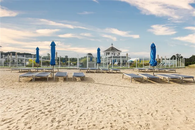 $2,295,000 | 44 Wimbledon Circle, Portsmouth, RI 02871