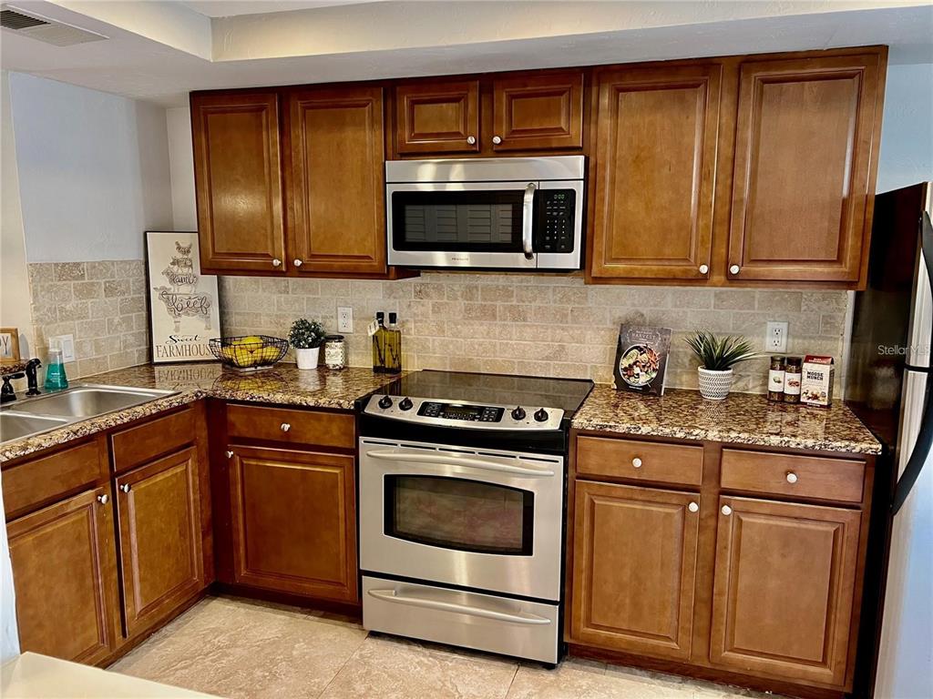 5613 Summerside Lane, Unit 47A Sarasota, FL 34231 - Photo 2 of 21