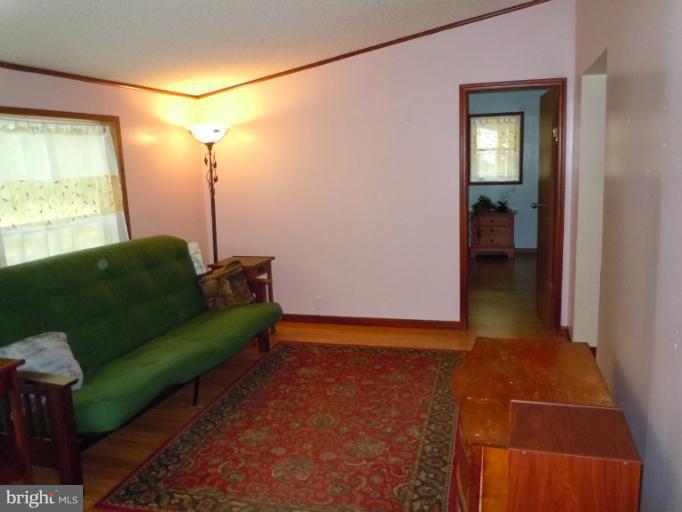 6015 Glebe Run Road Partlow, VA 22534 - Photo 8 of 22 Living Room