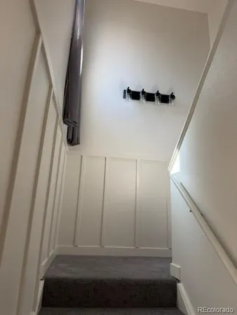 a view of entryway with microwave