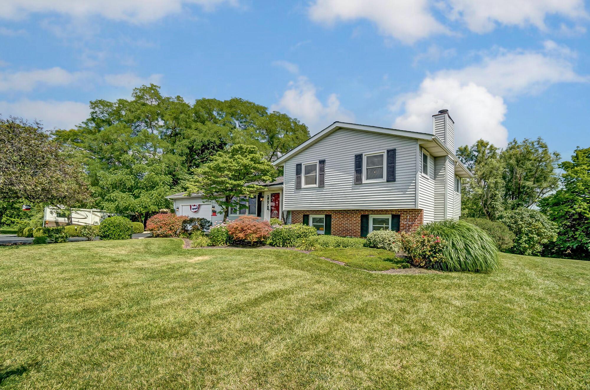 8601 Roberts Road Galloway, OH 43119 - Photo 2 of 92 009