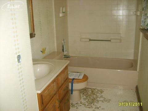 19159 Hickory Ridge Road Fenton, MI 48430 - Photo 9 of 24 20192397-8.JPG