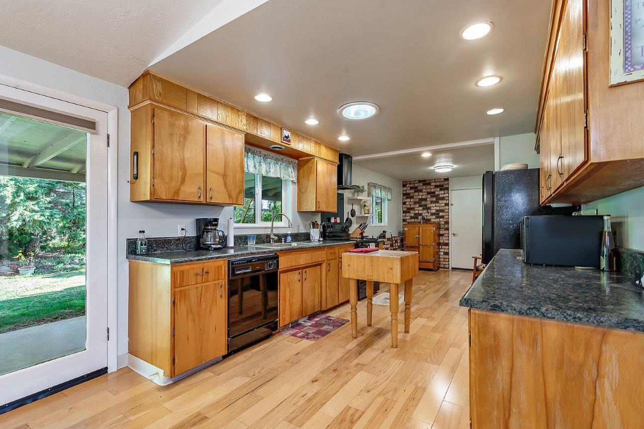 255 Worthington Road Eagle Point, OR 97524 - Photo 15 of 51 255 Worthington Road (13)