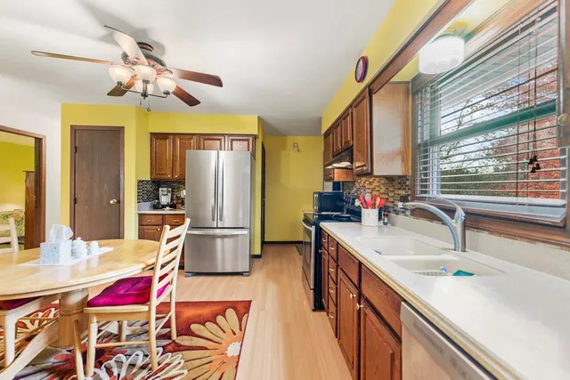 $240,000 | 295 Forestcliff Court, Lake Summerset, IL 61019