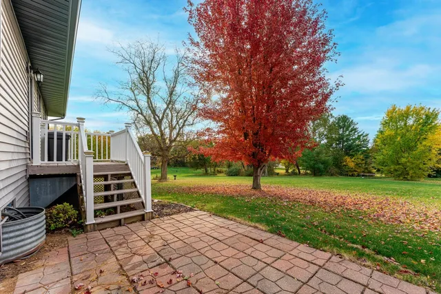 $240,000 | 295 Forestcliff Court, Lake Summerset, IL 61019