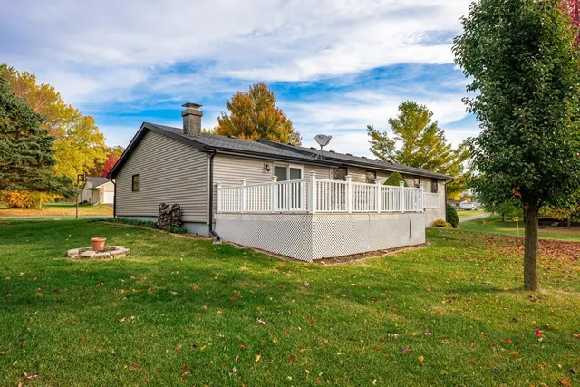 $240,000 | 295 Forestcliff Court, Lake Summerset, IL 61019