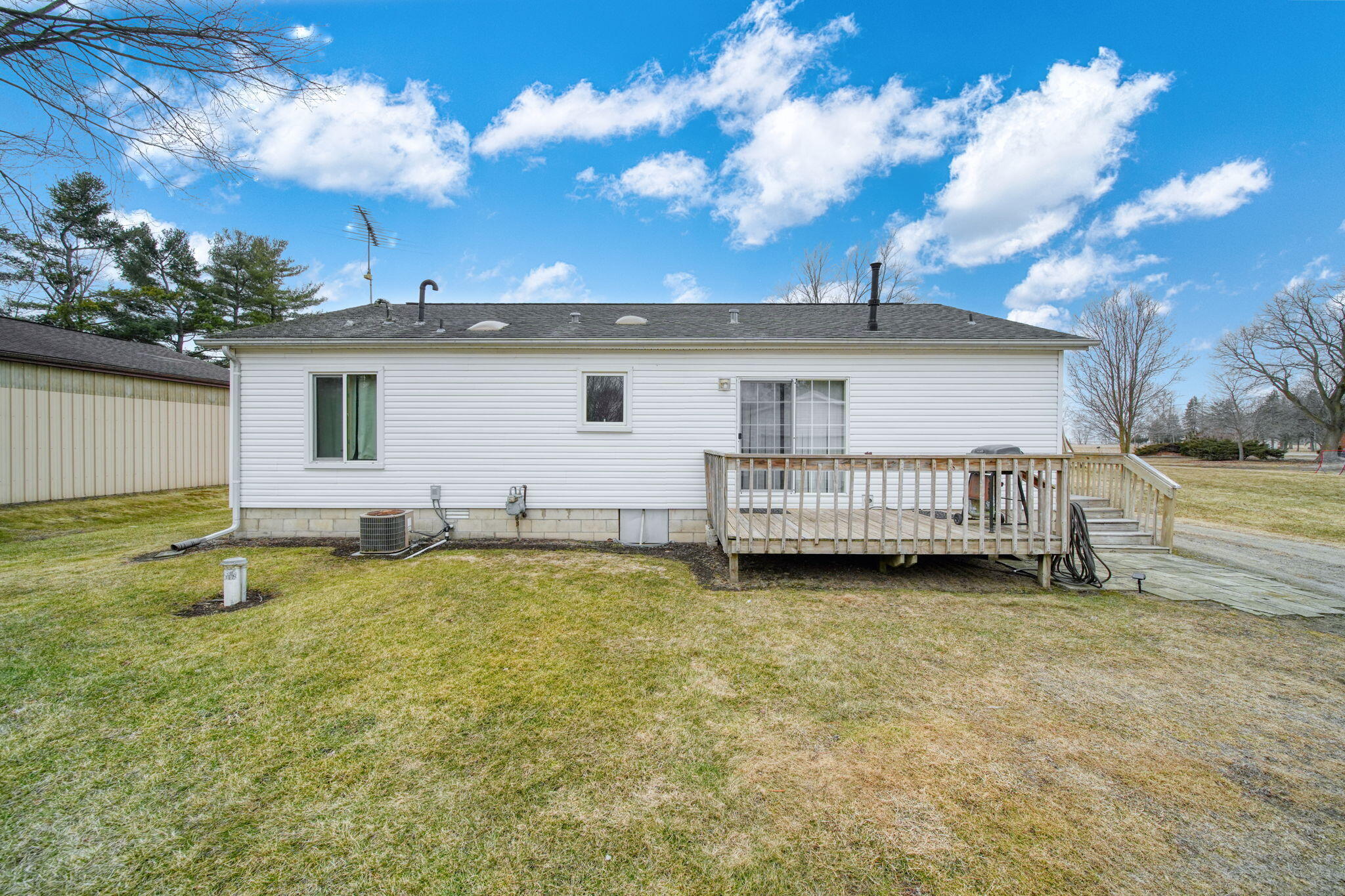 13412 Wabash Road Milan, MI 48160 - Photo 5 of 35 21-web-or-mls-DSC04107_HDR
