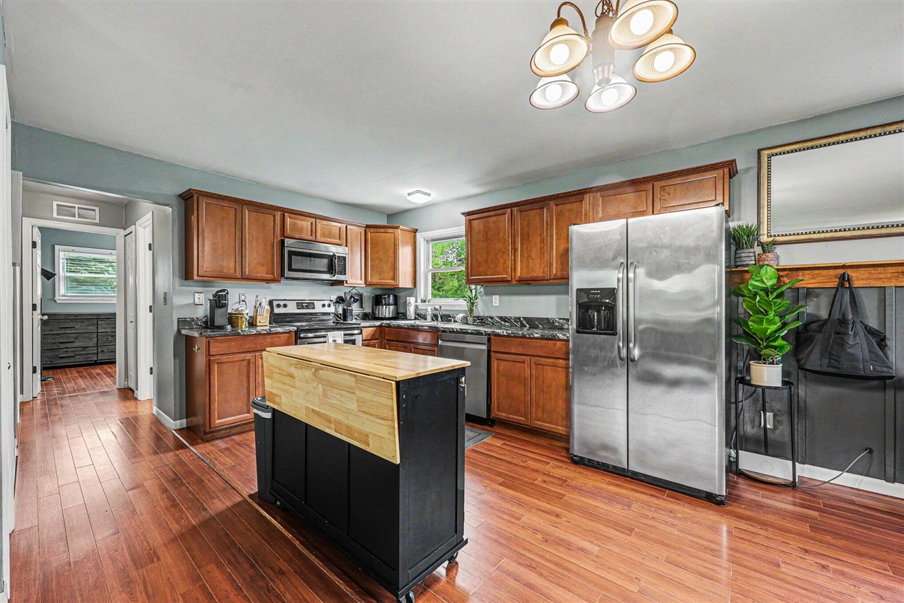 10085 Plank Road Maybee, MI 48159 - Photo 12 of 30