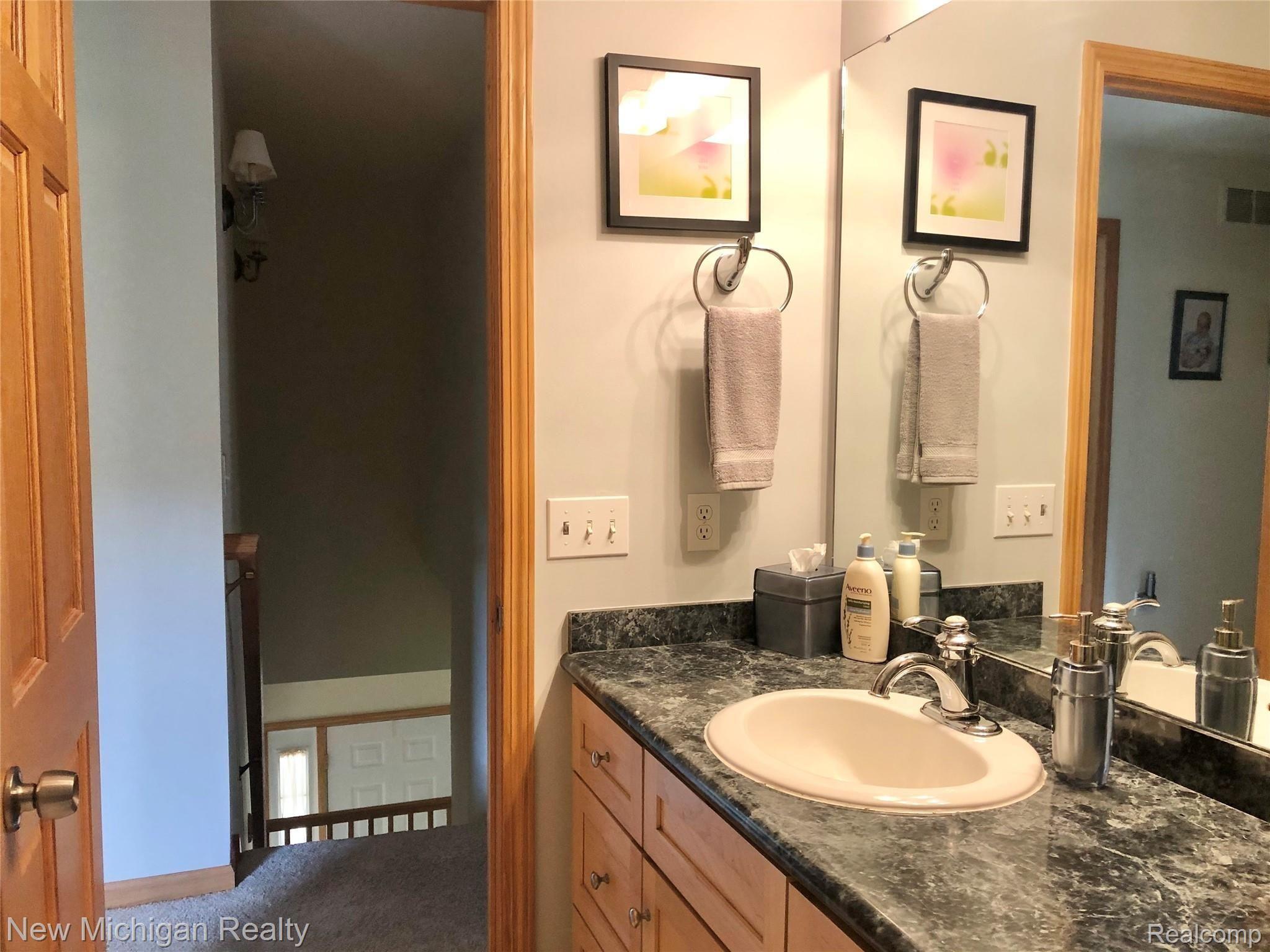 7052 West Ridge Drive Brighton, MI 48116 - Photo 19 of 32 2F55A8A9-3446-43C2-900D-F5E0D5A0D24D.jpeg