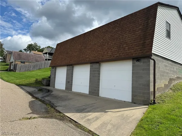$90,000 | 137 Owings Street, Weirton, WV 26062