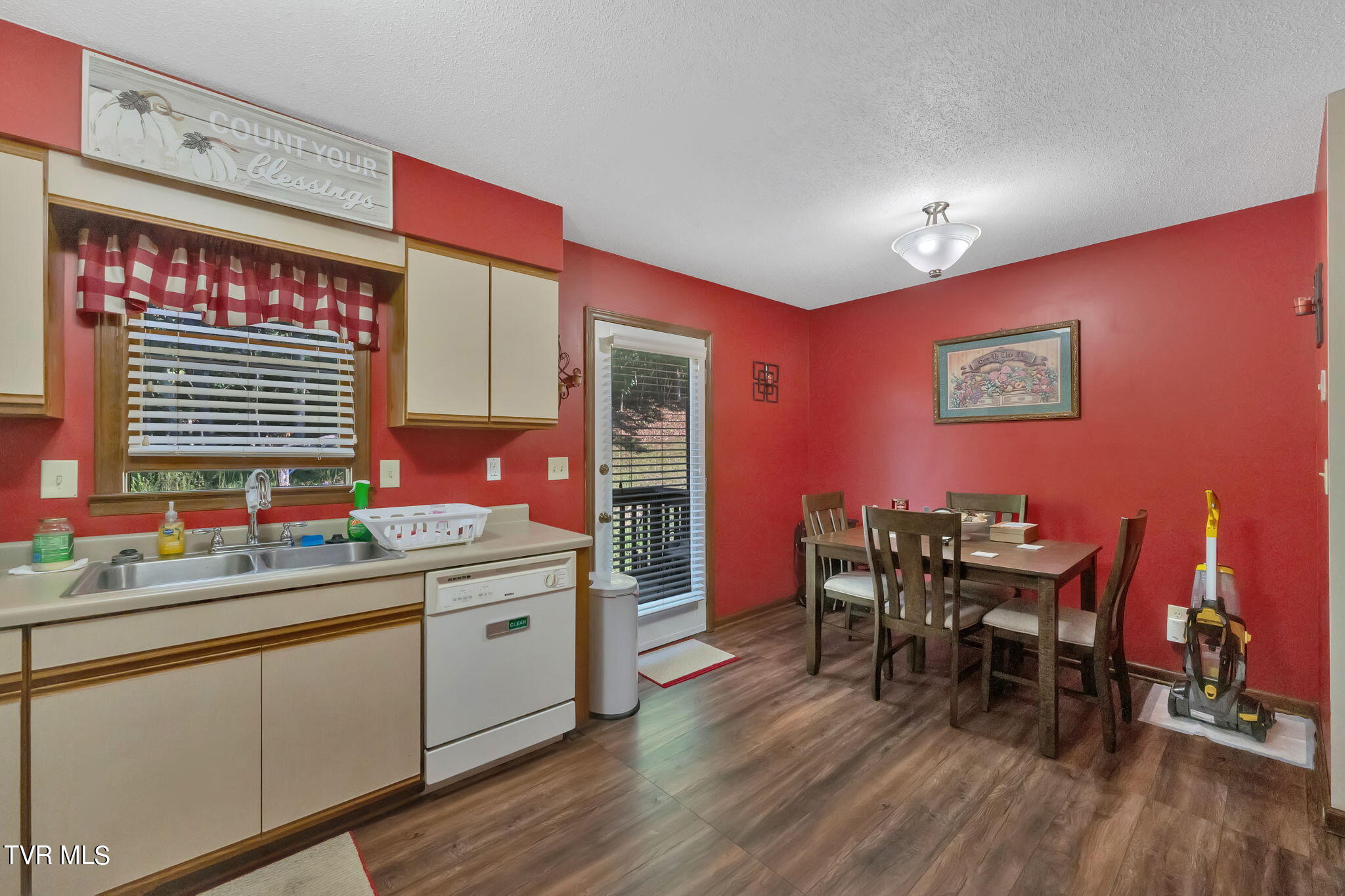 225 Huckleberry Road, Unit 5 Bluff City, TN 37618 - Photo 15 of 34 31-web-or-mls-DSC01867